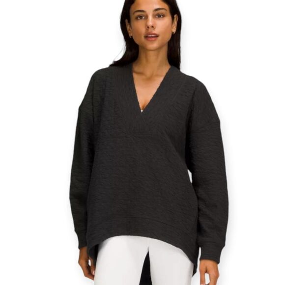 lululemon athletica Sweaters - Lululemon Rippled Vneck Pullover Black Size 10